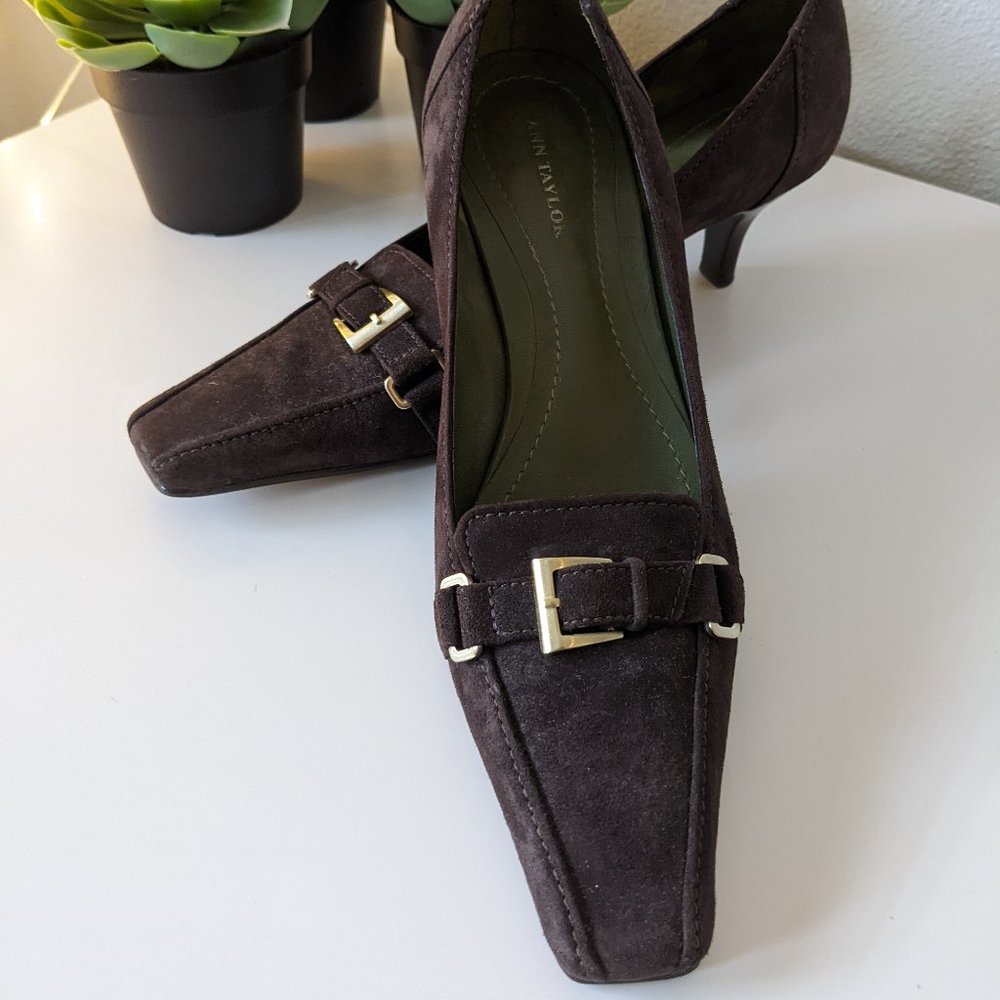 ANN TAYLOR- Brown Suede Pump with Brass Buckle